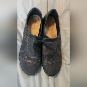 Clark's clogs